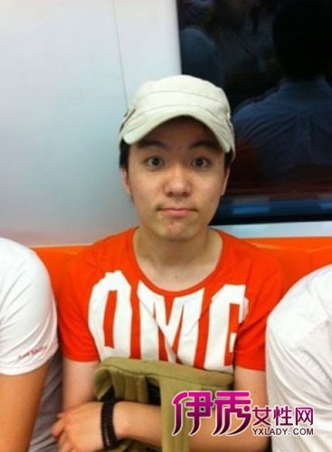 \三毛\扮演者长大后私人照曝光(组图)