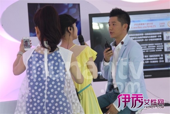 凤凰传奇淡定看爆红:除了唱歌,我们还是普通人