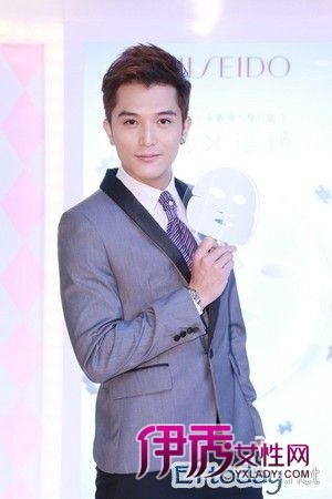 邱泽承认曾恋唐嫣:原谅我无法公诸于世_大陆星