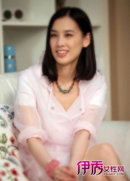  黄圣依微博 曝清纯照 引网友忆当年情_大陆星闻