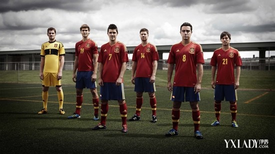 [图]秦岚最爱西班牙队:看巴西世界杯只想看帅哥