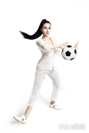 <em>苏梓玲</em>全裸真人版《<em>疯狂原始人</em>》_大陆星闻_