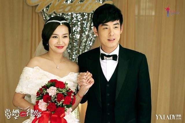 《<em>离婚律师</em>》开播 刘欢转动戏痴发条_大陆星