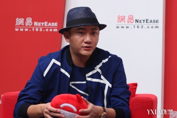 关喆做客聊新碟自曝寂寞 调侃 杨坤新歌 不走心