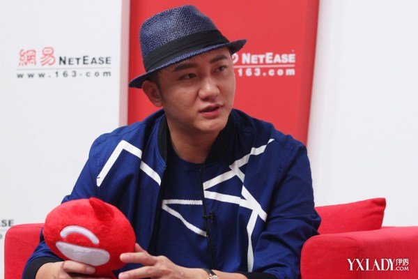 关喆做客聊新碟自曝寂寞 调侃 杨坤新歌 不走心