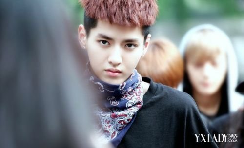 吴亦凡拍时尚大片魅力挡不住 90后<em>男神帅气发</em>