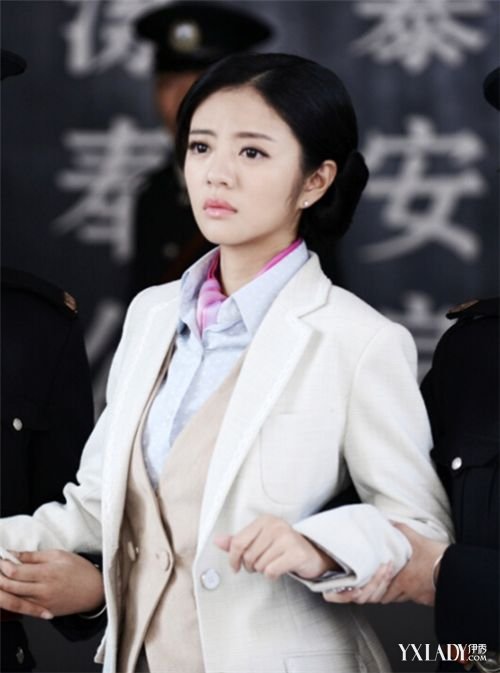 《 昙花梦 》安以轩饰演民国警花 与乔振宇上演