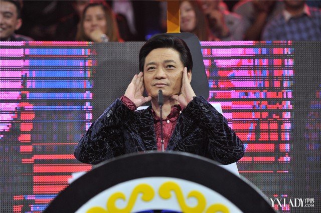 超级笑星崔永元频演脱口秀 被盼与黄西合作