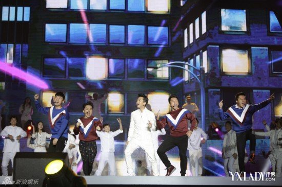  浙江 卫视 跨年 演唱会:好声音跑男同台嗨翻 李冰