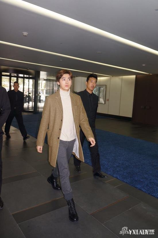  李易峰 呼吁找回年味 过年尽孝陪伴 家人 _ 李易峰 