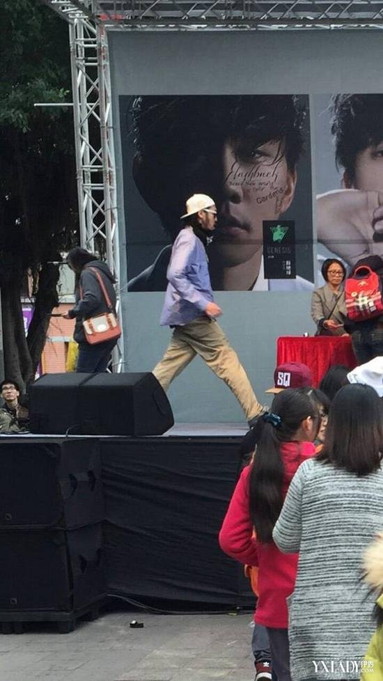 杰被壮汉当街殴打 打你只因你太爱认<em>干妹妹</em>(4