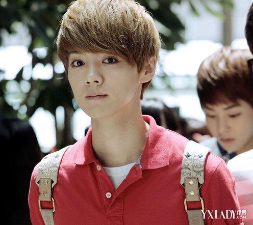 【图】 鹿晗爆料 初吻在高一 羞涩回应昔日恋情