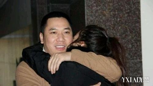 【图】赵薇的老公照片 黄有龙个人资料及简介