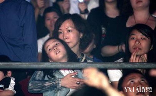 【图】 任贤齐老婆 Tina曝光 已有2个小孩但至今