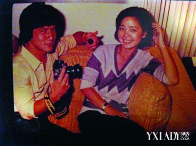 【图】 成龙否认消费邓丽君  自传内容曝光与歌