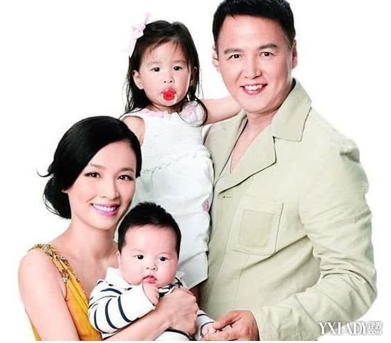 张庭夫妻巨富生活:曾带好友徐峥炒楼挣上千万