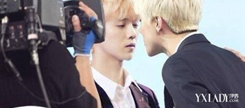 【图】吴世勋鹿晗接吻照片曝光 两人疑为同性恋