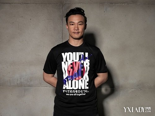 【图】想哭陈奕迅动情演唱 与林夕不熟但惺惺