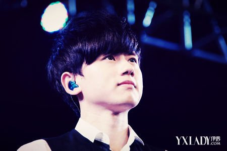 【图】火鸟张杰歌曲简介 该歌MV为全后期制作