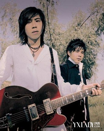 【图】《爱上你我很快乐》歌词介绍 水木年华