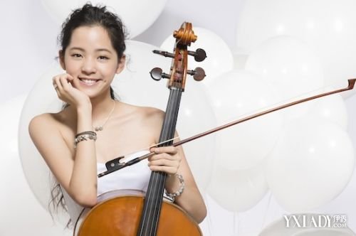 【图】<em>欧阳娜娜</em>性感<em>乳罩</em>曝光 其中断在美学业