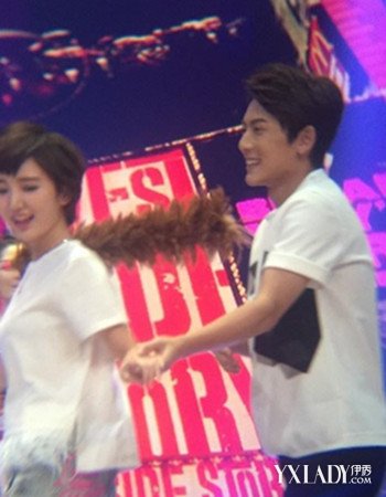 【图】陈翔毛晓彤快乐大本营首次合体秀恩爱 