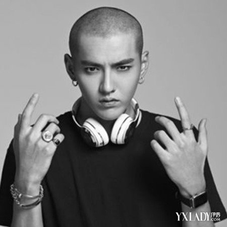 【图】想知道吴亦凡剪光头为啥吗 为演绎敬业十足(3)_吴亦凡剪光头_伊秀娱乐网|yxlady.com