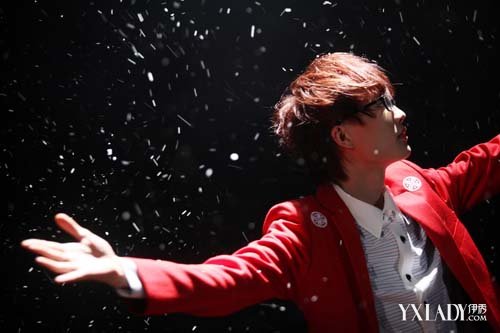 【图】许嵩现在做什么 携《书香年华》登央视