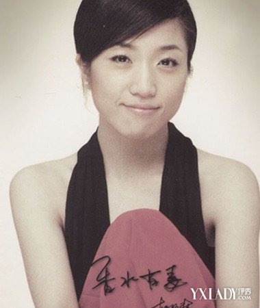 图】钟祥女歌手胡杨林 演唱歌曲《香水有毒》