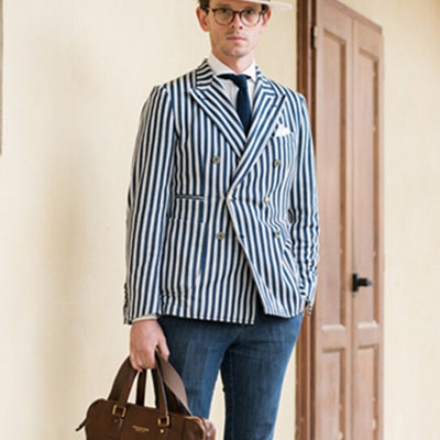 【图】男士浅色牛仔裤配什么上衣好看 4款简单