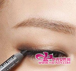 ������֮��������ǳ��ɫ����