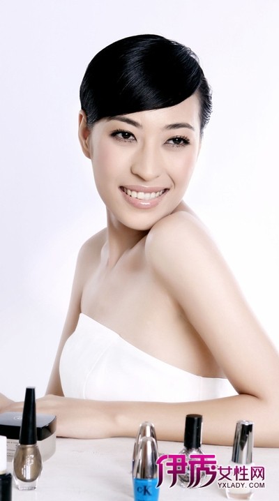 С�Ļ��� Ů�˳���ʮ��ױ����