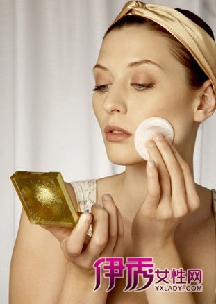 夏天粉底更易氧化