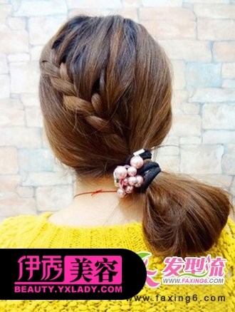 step6�����ڷ��� ��С��β�ؽ�ȥ �ú�ɫһ�ּ��ӹ̶���