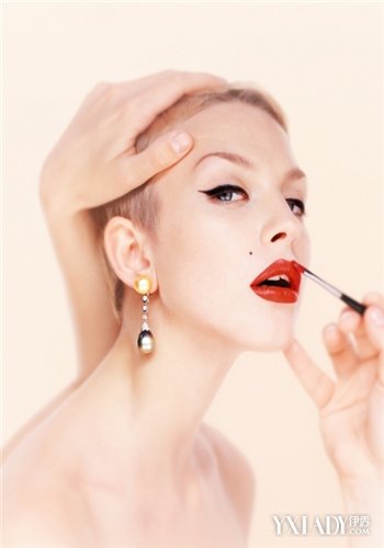 眼线液好还是眼线笔好 眼线液好还是眼线笔好