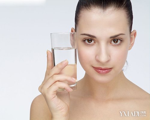 �������