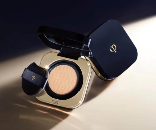 肌肤之钥(CPB)气垫光润精华水粉底.jpg 肌肤之钥(CPB)气垫光润精华水粉底.jpg