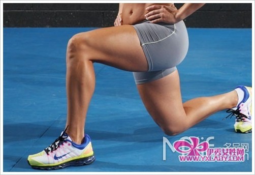 8����������Ů���������β�