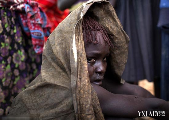 【组图】肯尼亚割礼不打麻醉切除生殖器官血腥残忍 非洲女孩割礼的
