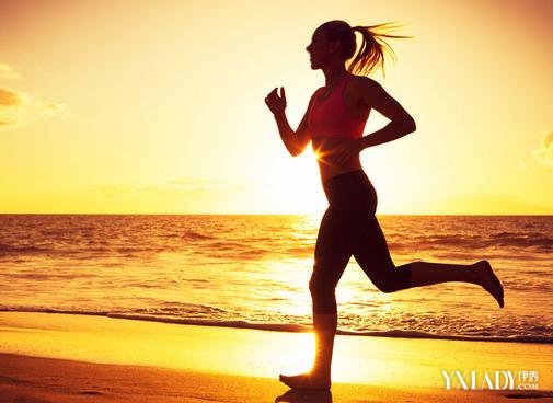 �ձ�Ů�Լ�ѹ����