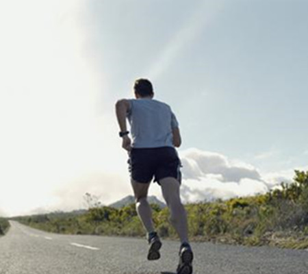 【图】每天坚持跑步多长时间能减肥 一个月一