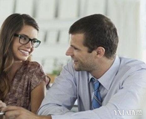 正文在职场中年轻的女性朋友经常会碰到些事业有成的年轻已婚男上司