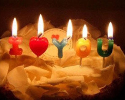 男友生日祝福语大全 简单一句让他感受爱意_男