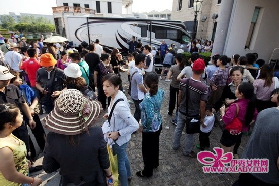 �����ο�Χ�۾�����Ϸ 