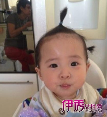 曹颖晒儿子近照圆脸帅气十足 看席卷娱圈的星二代