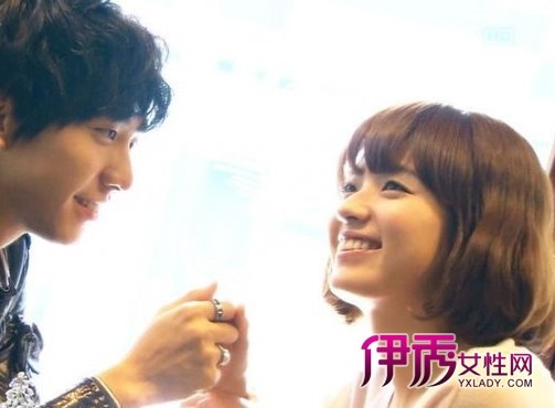 ���غ�����������µ� ������һ��ϷһλŮ����