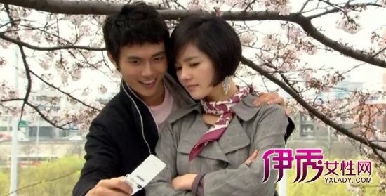 ���غ�����������µ� ������һ��ϷһλŮ����