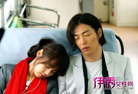 ���غ�����������µ� ������һ��ϷһλŮ����