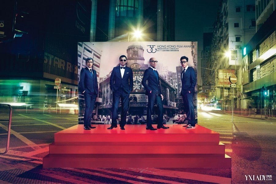 ��ѵ�����Χ��