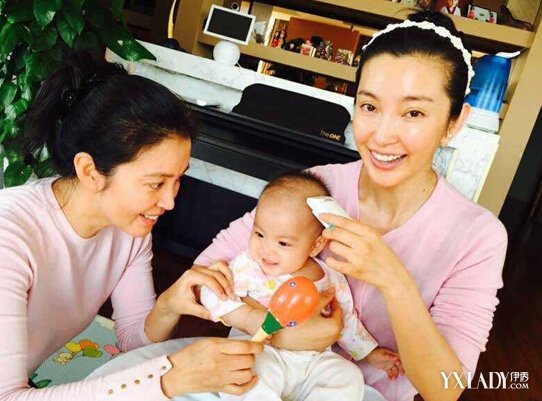 ����� ����